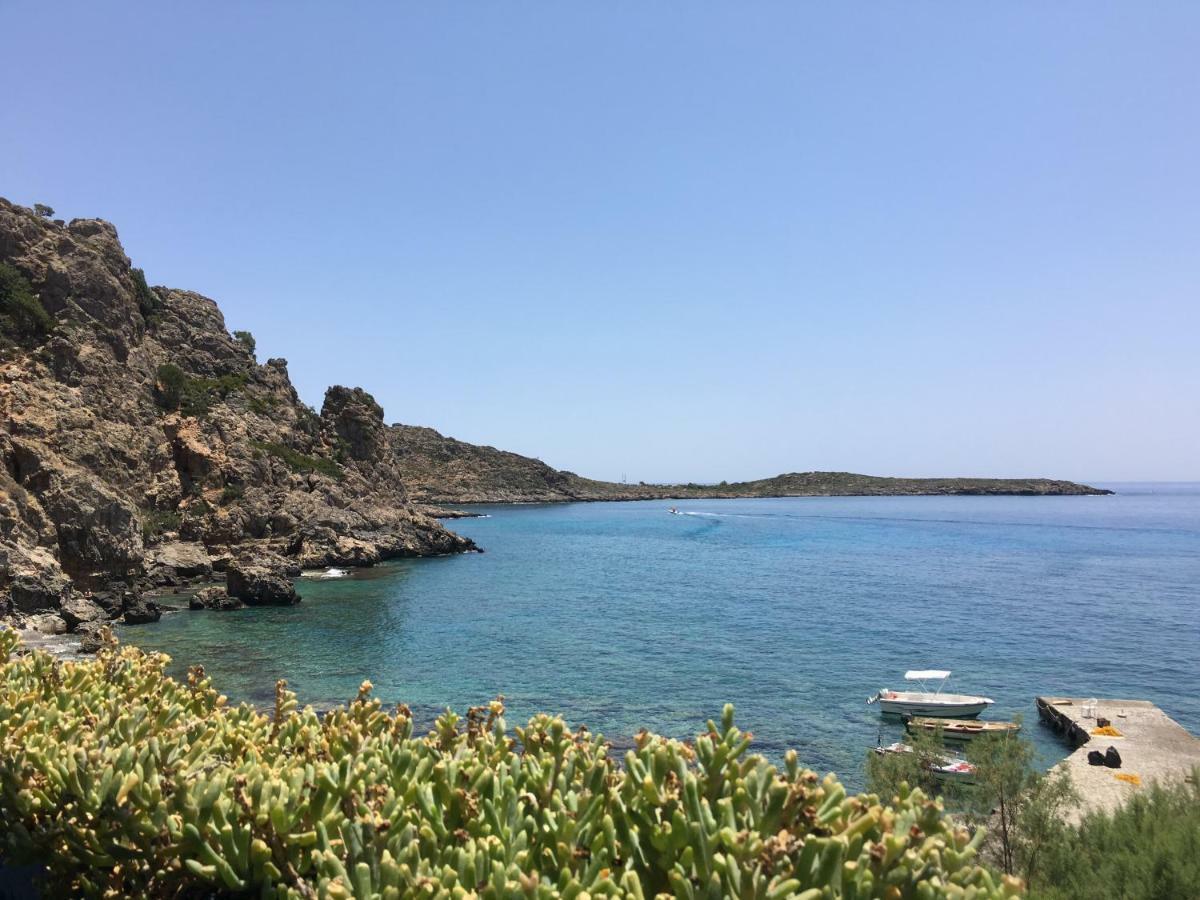 Taverna Akrogiali Loutro Exterior photo